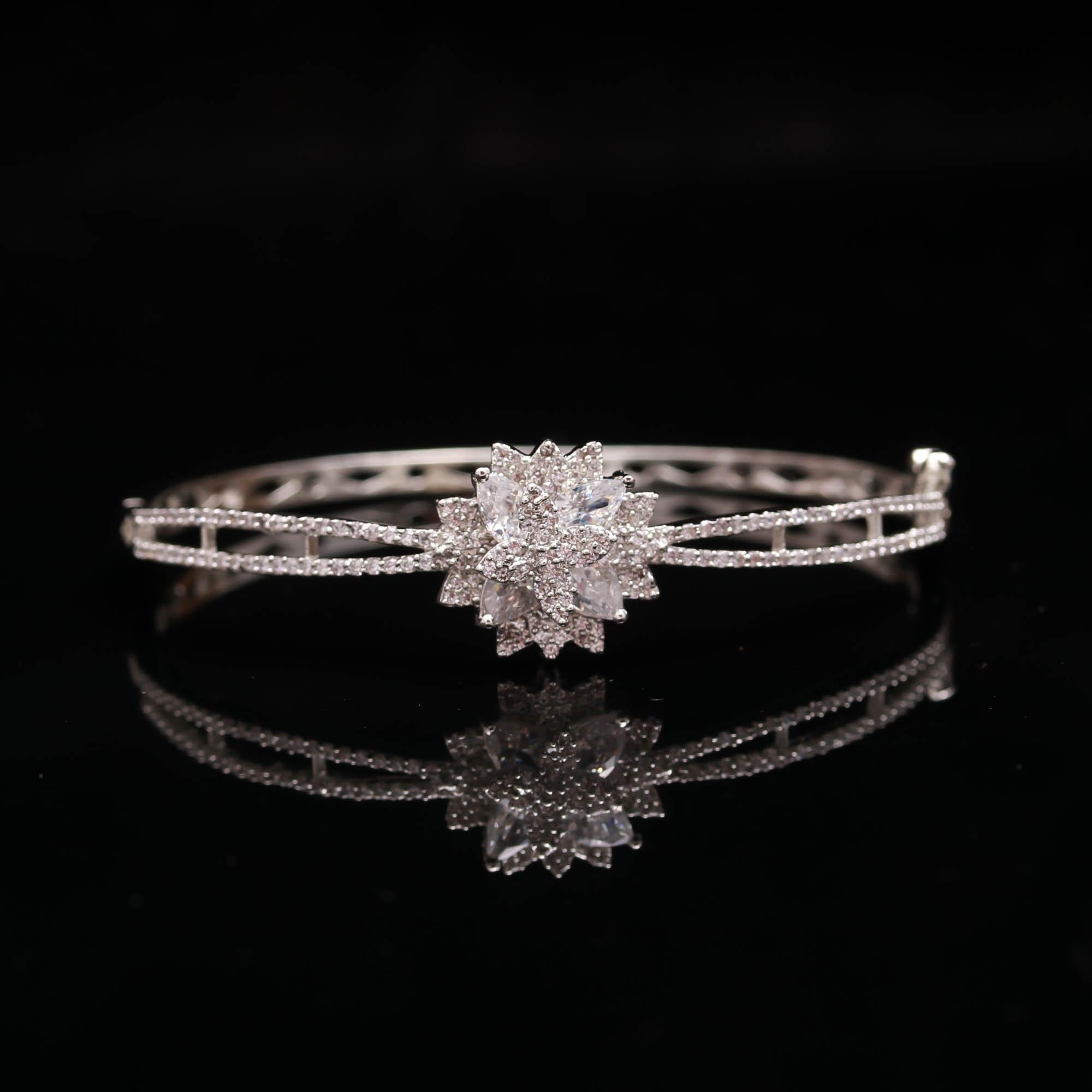 The Everyday Glint - Simple Silver Essential