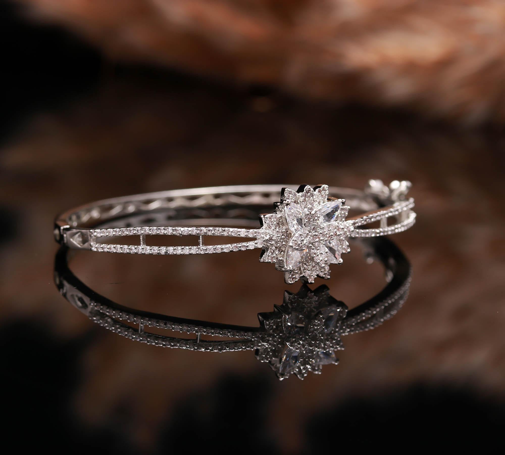 The Everyday Glint - Simple Silver Essential - Haamsi