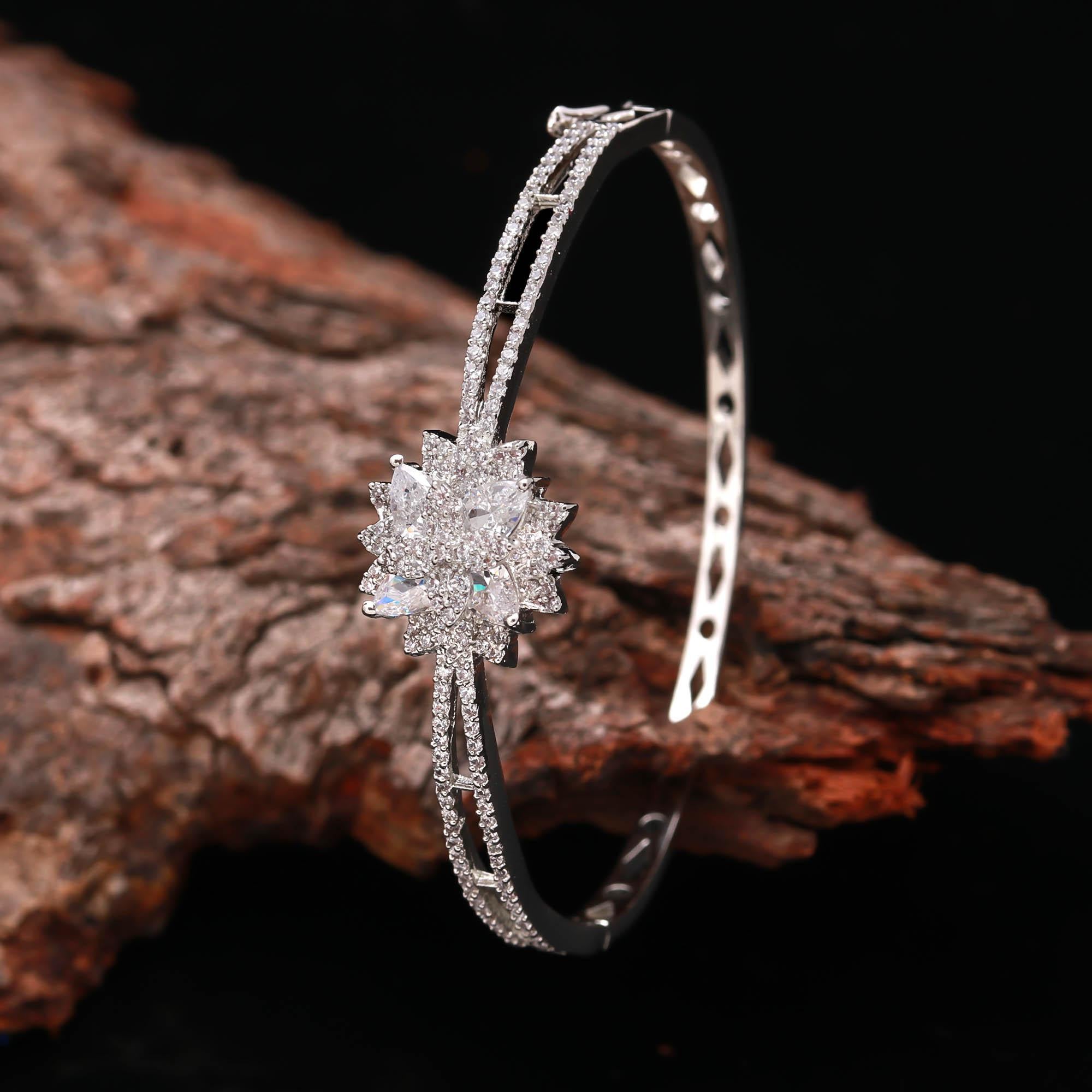 The Everyday Glint - Simple Silver Essential - Haamsi