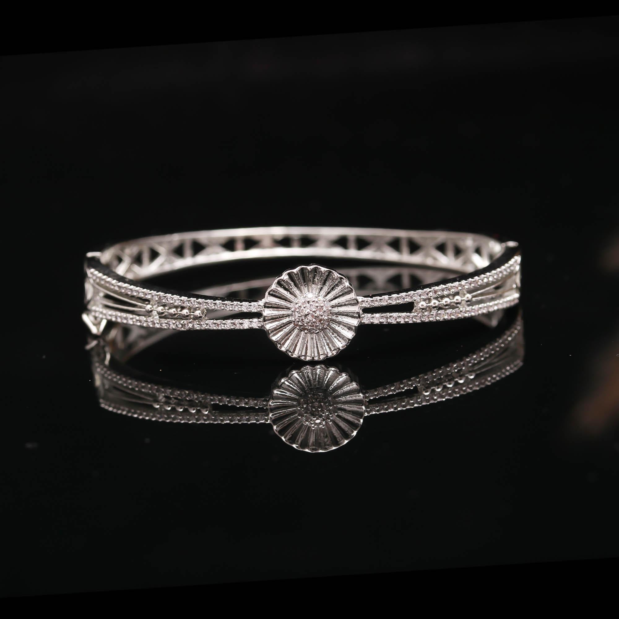 The Articulated Flow - Flexible Silver Kada