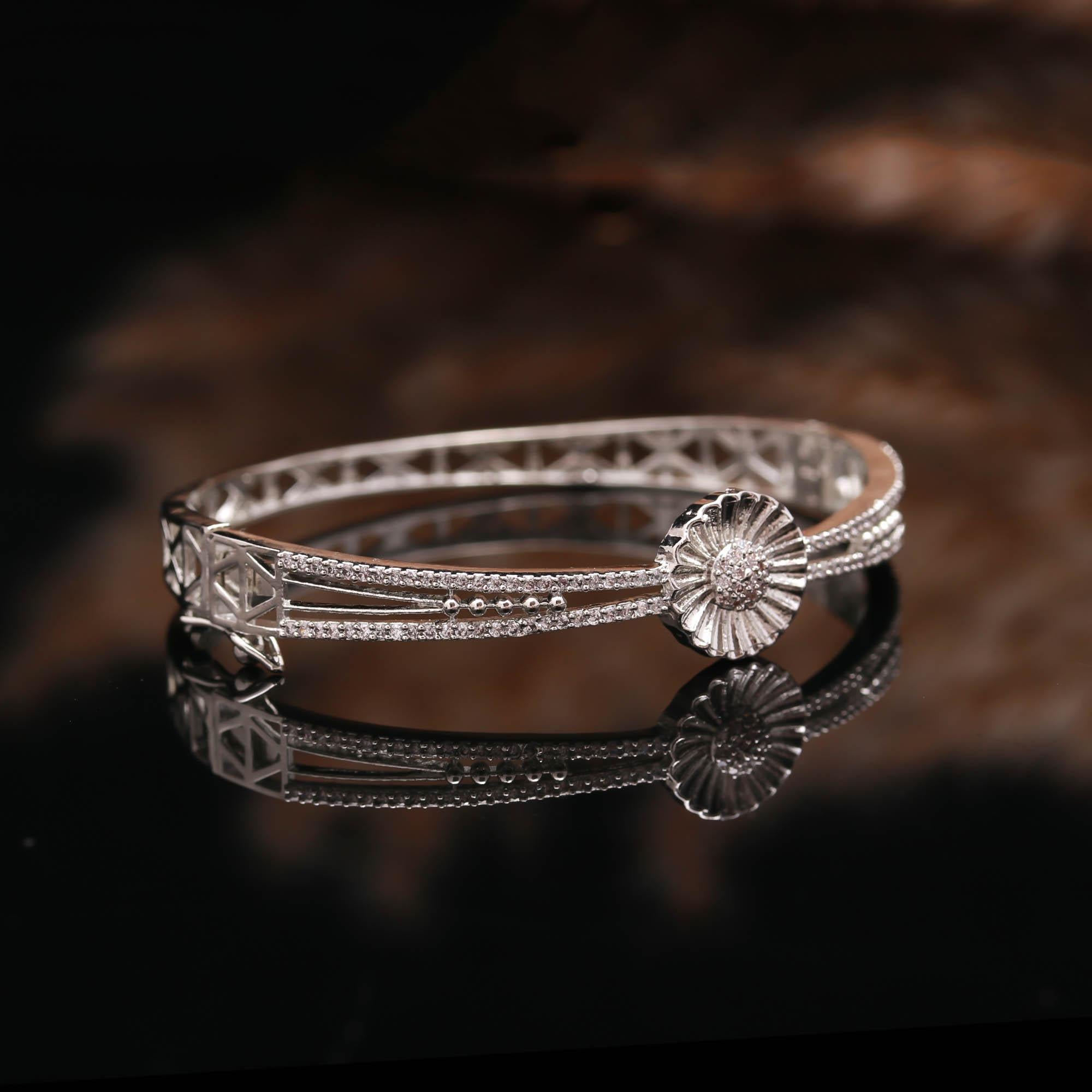 The Articulated Flow - Flexible Silver Kada