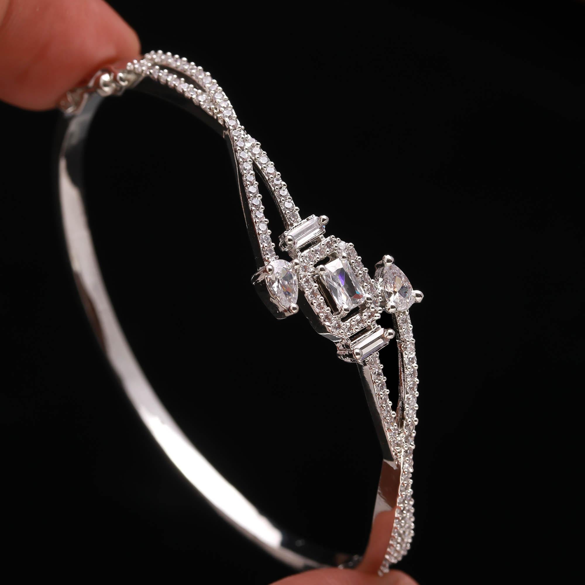 The Bridesmaid's Secret - Minimal Gifting Kada