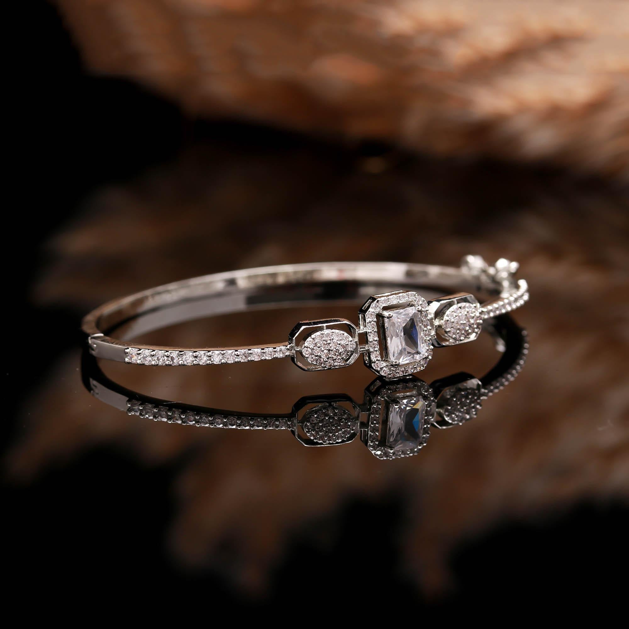 Stylish silver bracelet with diamond centerpiece