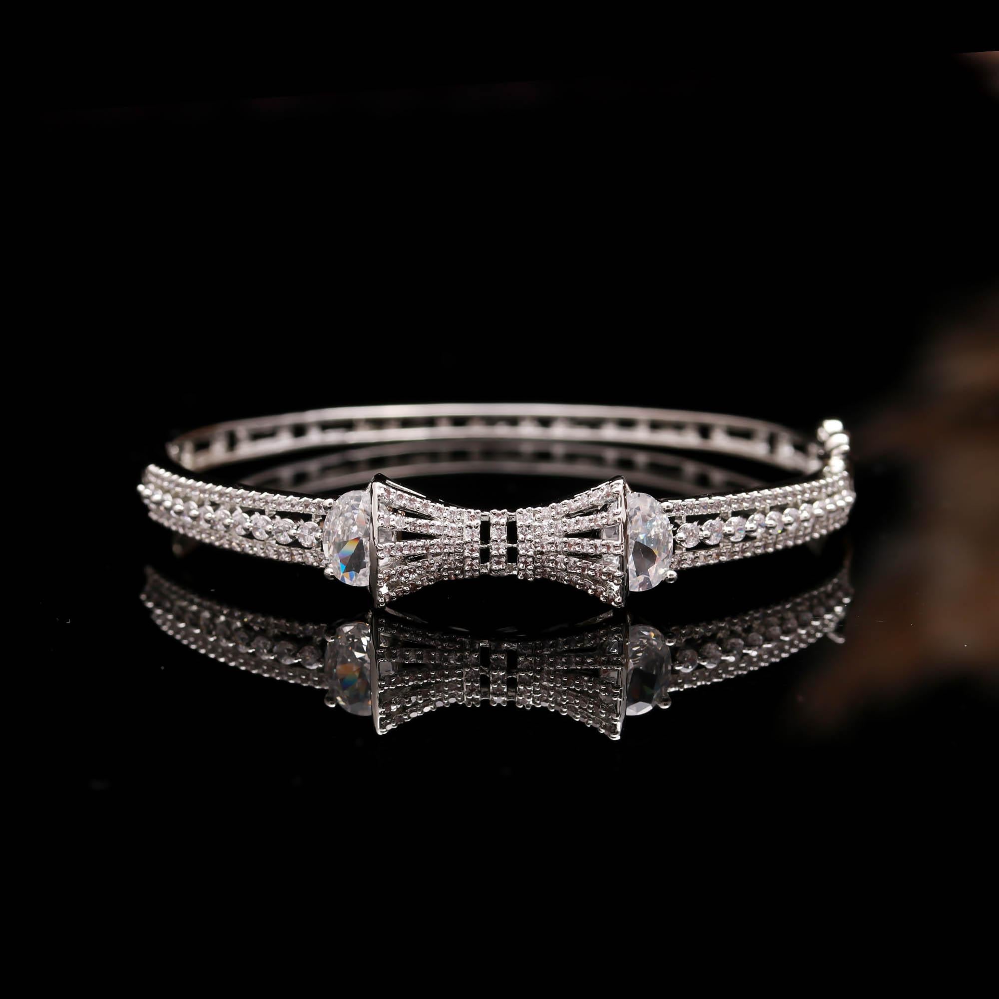 The Secure Snap - Box Clasp Silver Kada