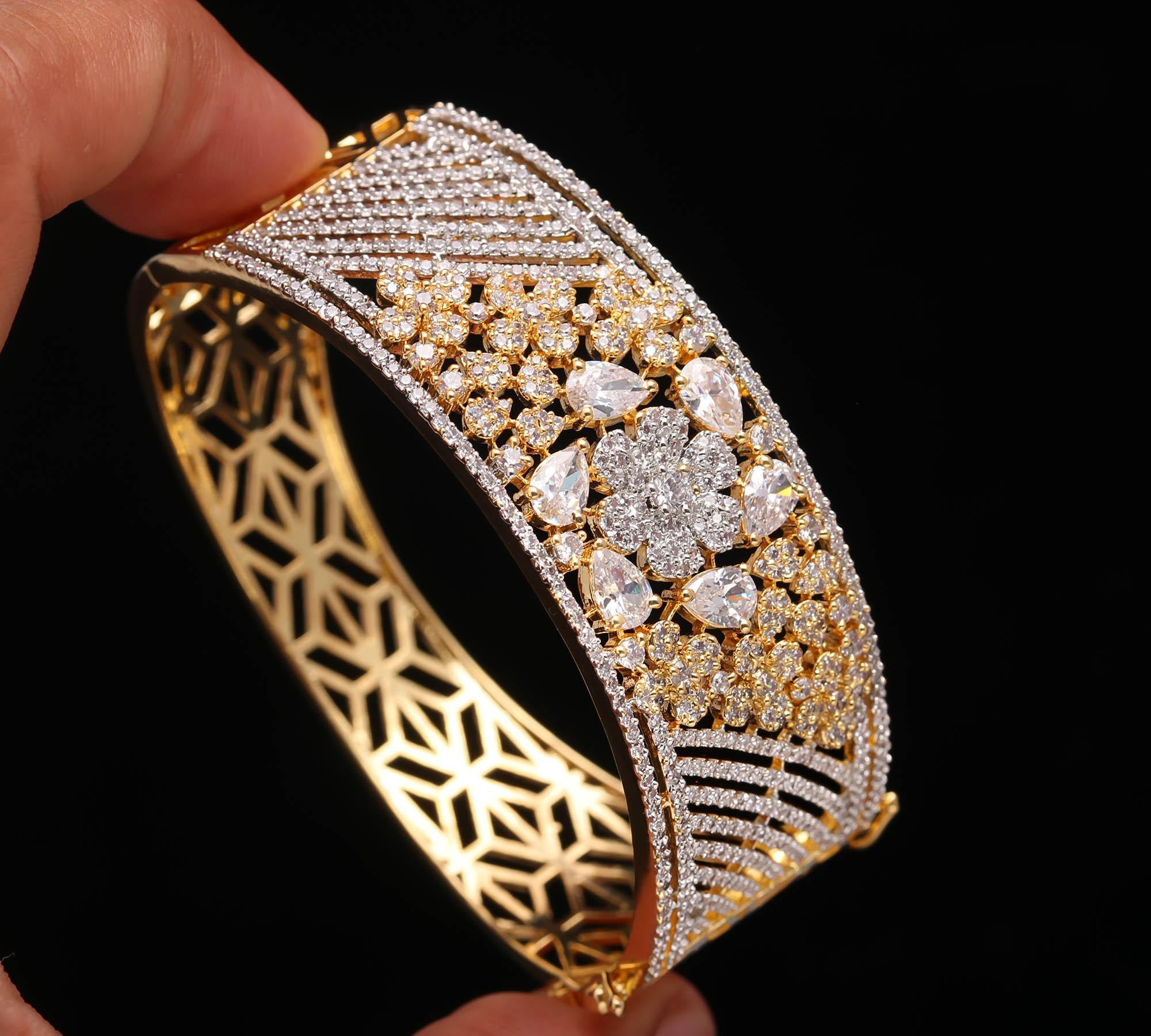 Luxury Diamond Gold Bracelet for Women